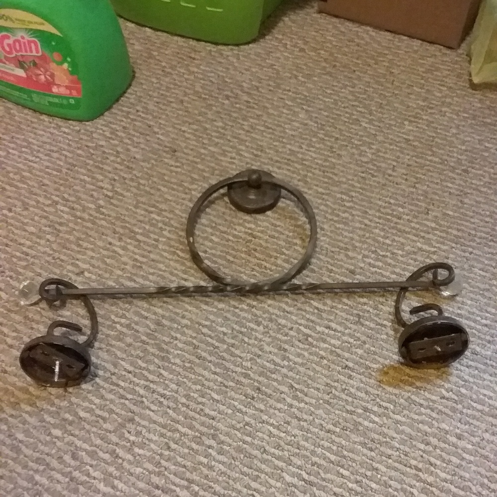 Bathroom towel holders